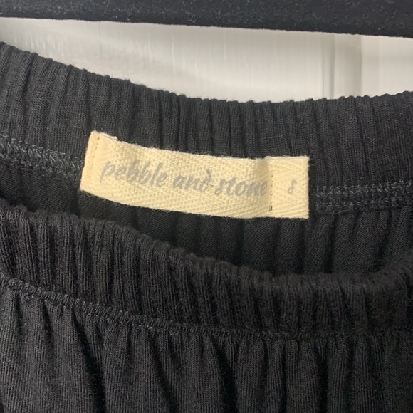 ⭐️ 5/$25 Off The Shoulder Top women’s size small - Picture 4 of 5